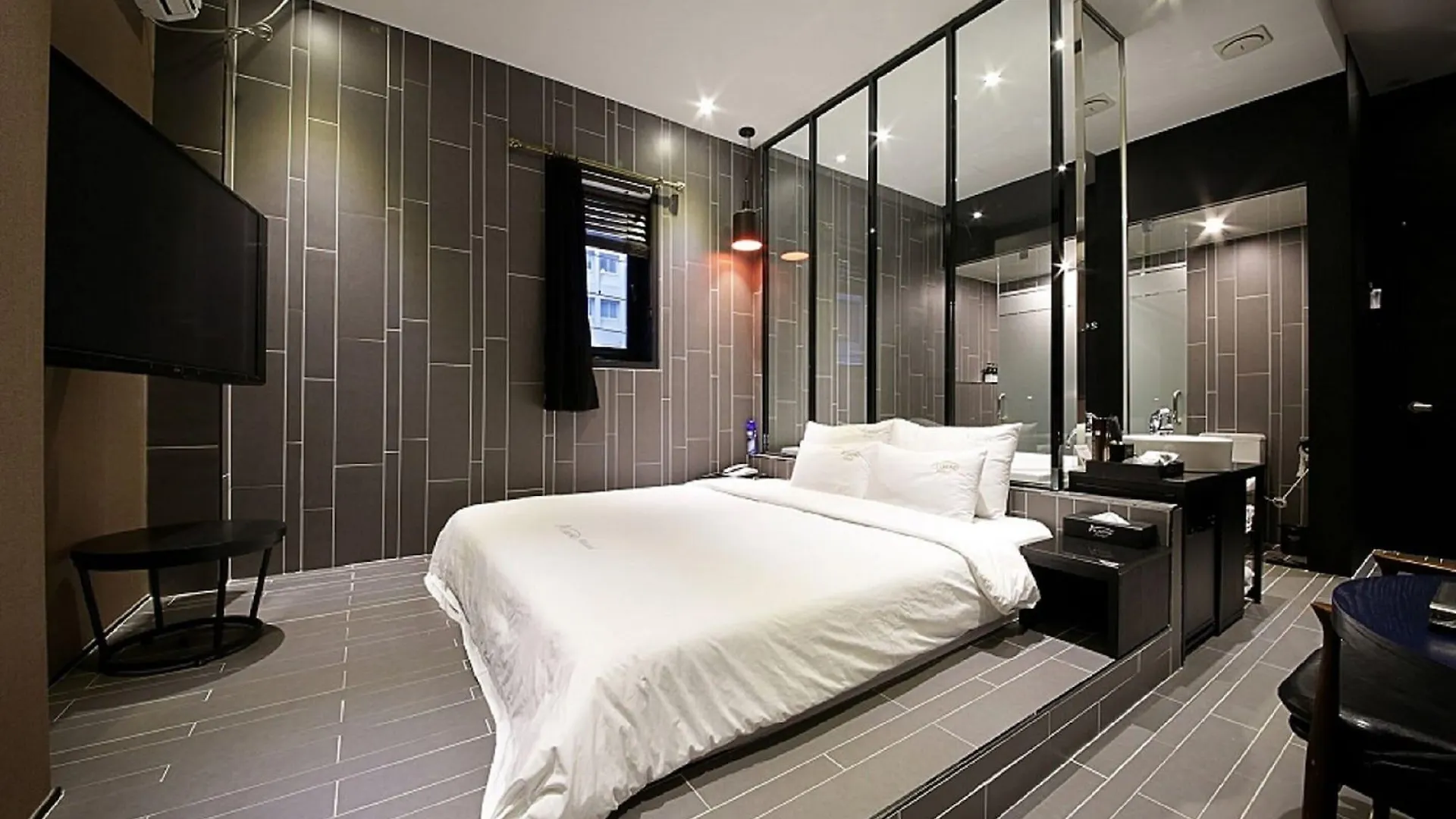 Almond Hotel Busan Station