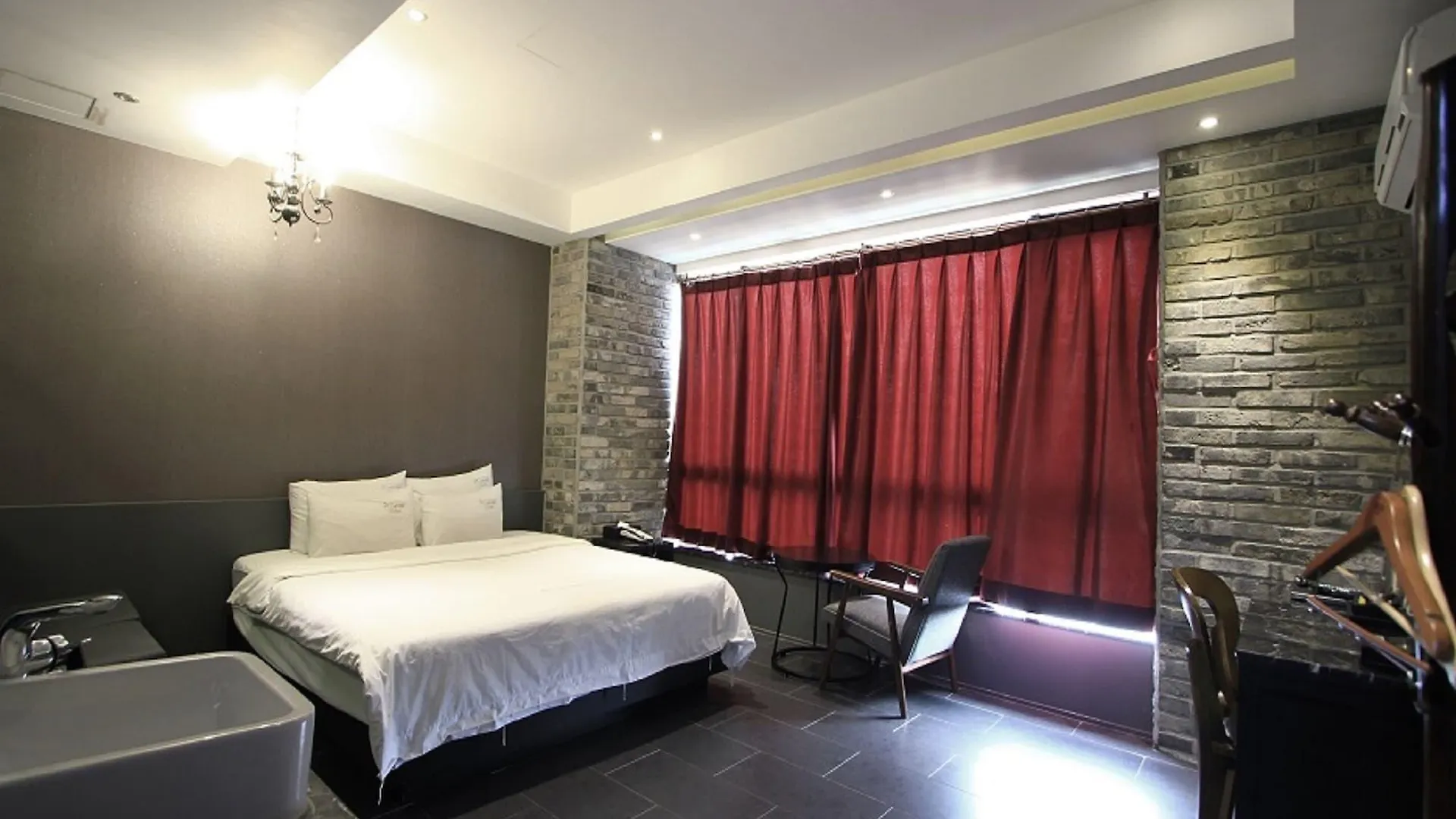 ***  Almond Hotel Busan Station South Korea
