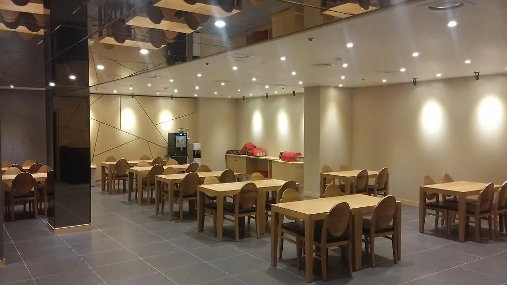 Almond Hotel Busan Station 3*,