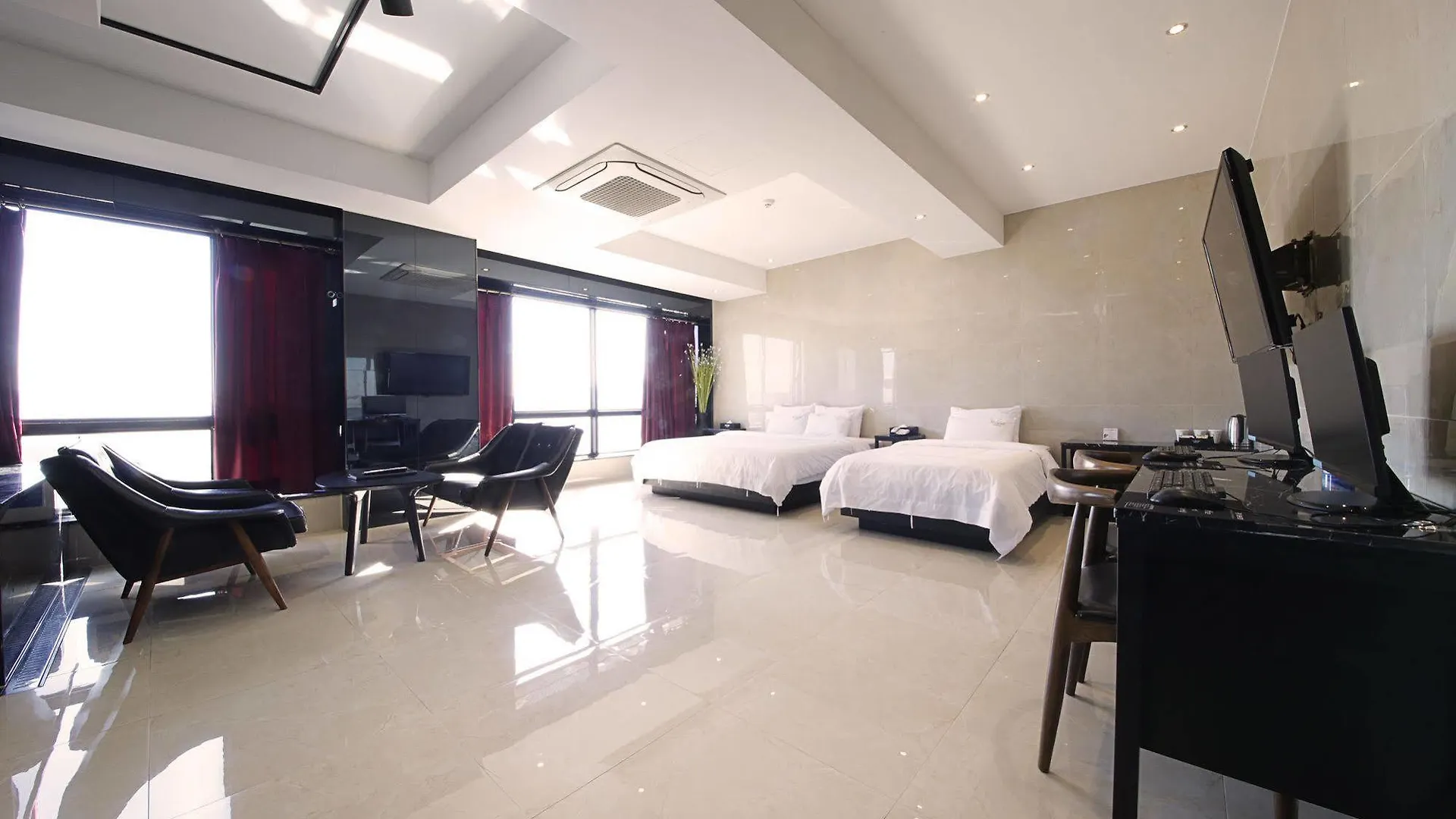 Almond Hotel Busan Station
