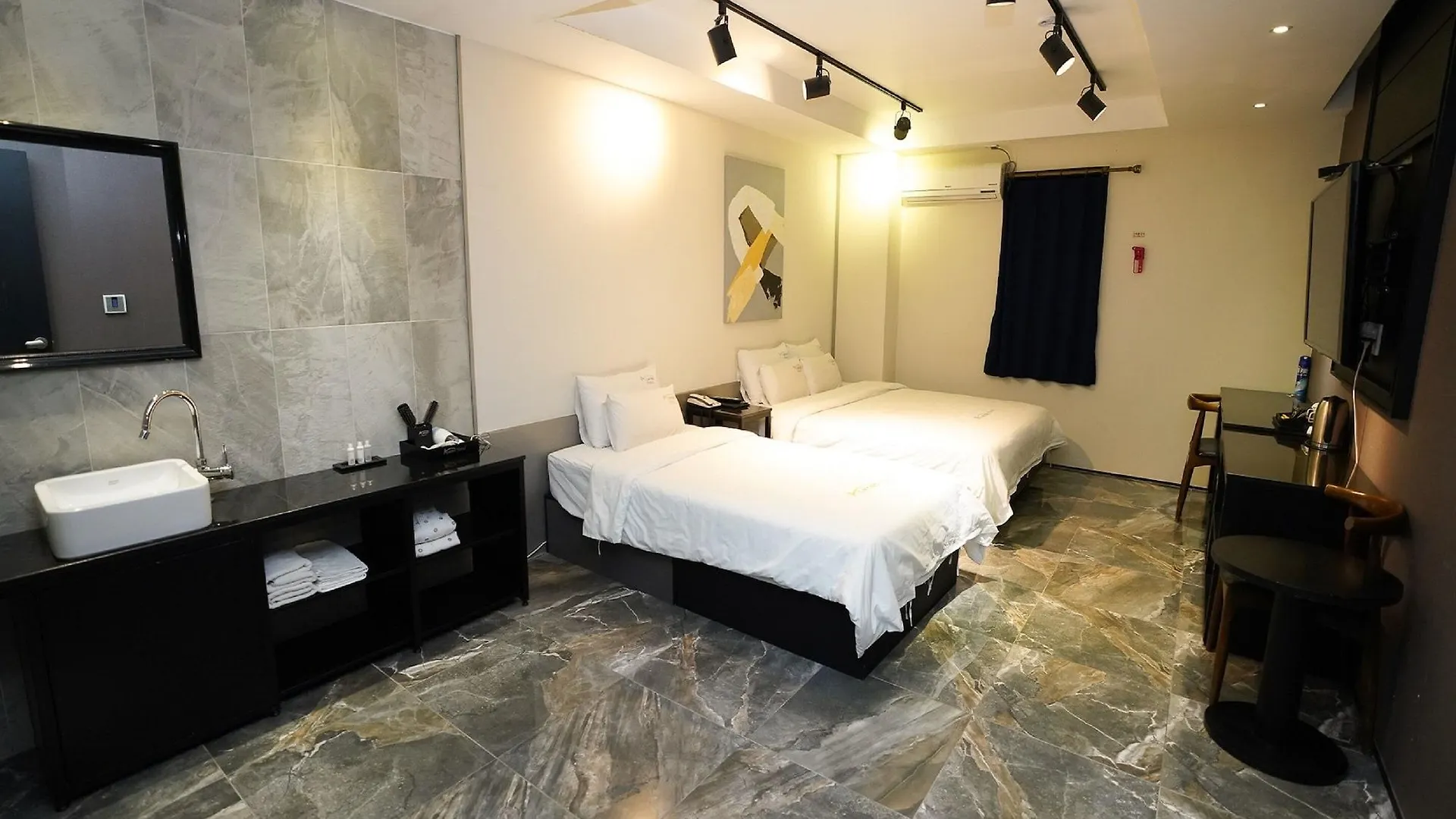 Almond Hotel Busan Station 3*,  Südkorea