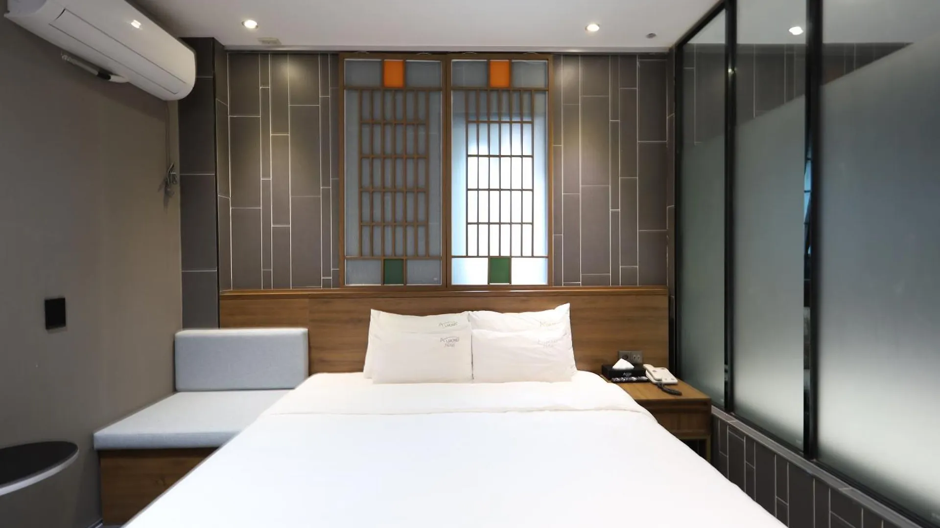 ***  Almond Hotel Busan Station Südkorea