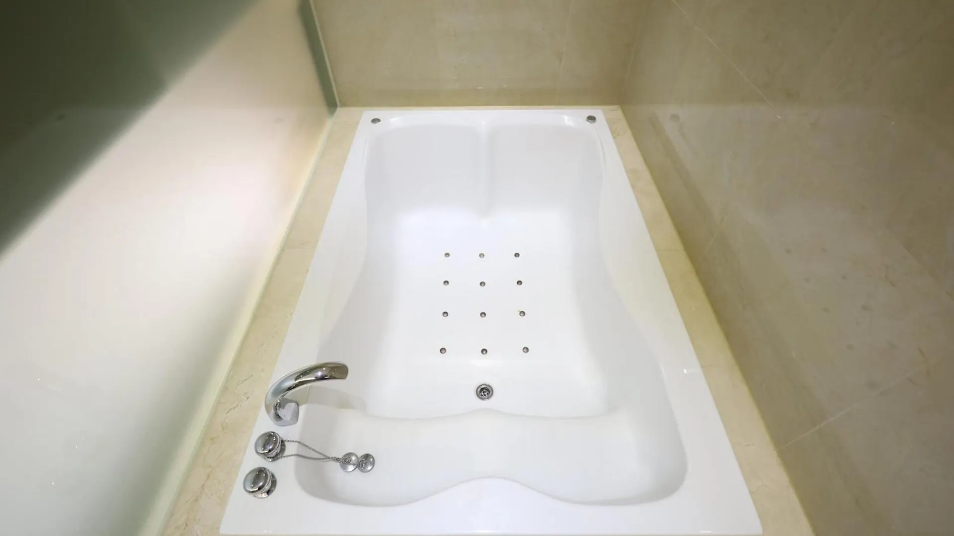 Almond Hotel Busan Station 3*,  Südkorea