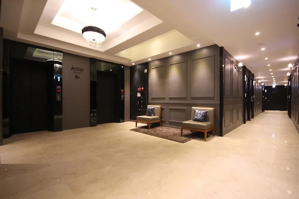 ***  Almond Hotel Busan Station Südkorea