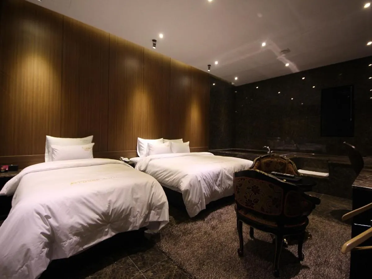 ***  Almond Hotel Busan Station Südkorea