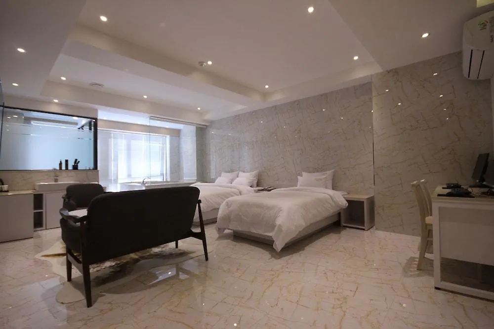 Almond Hotel Busan Station
