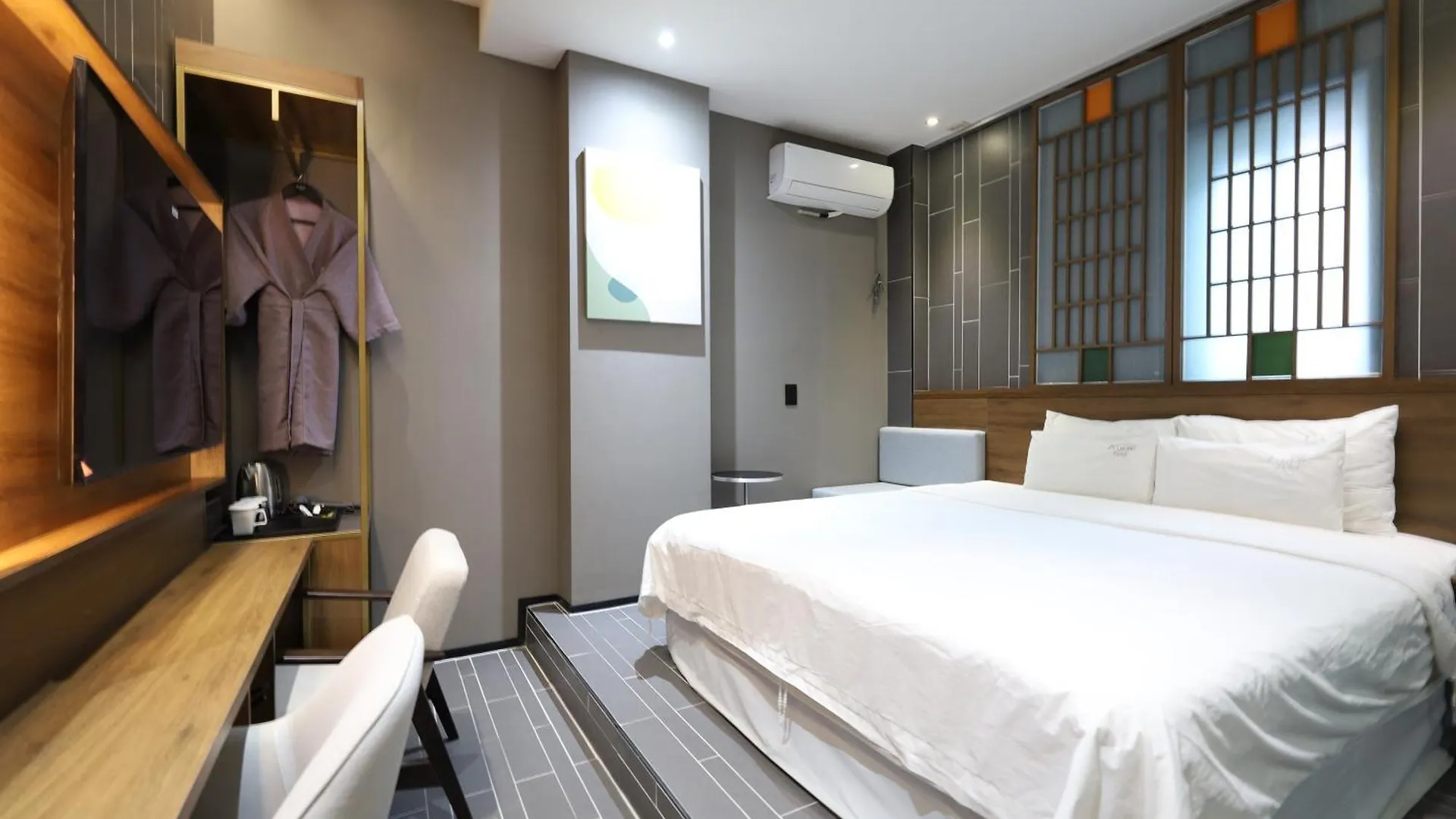 Almond Hotel Busan Station