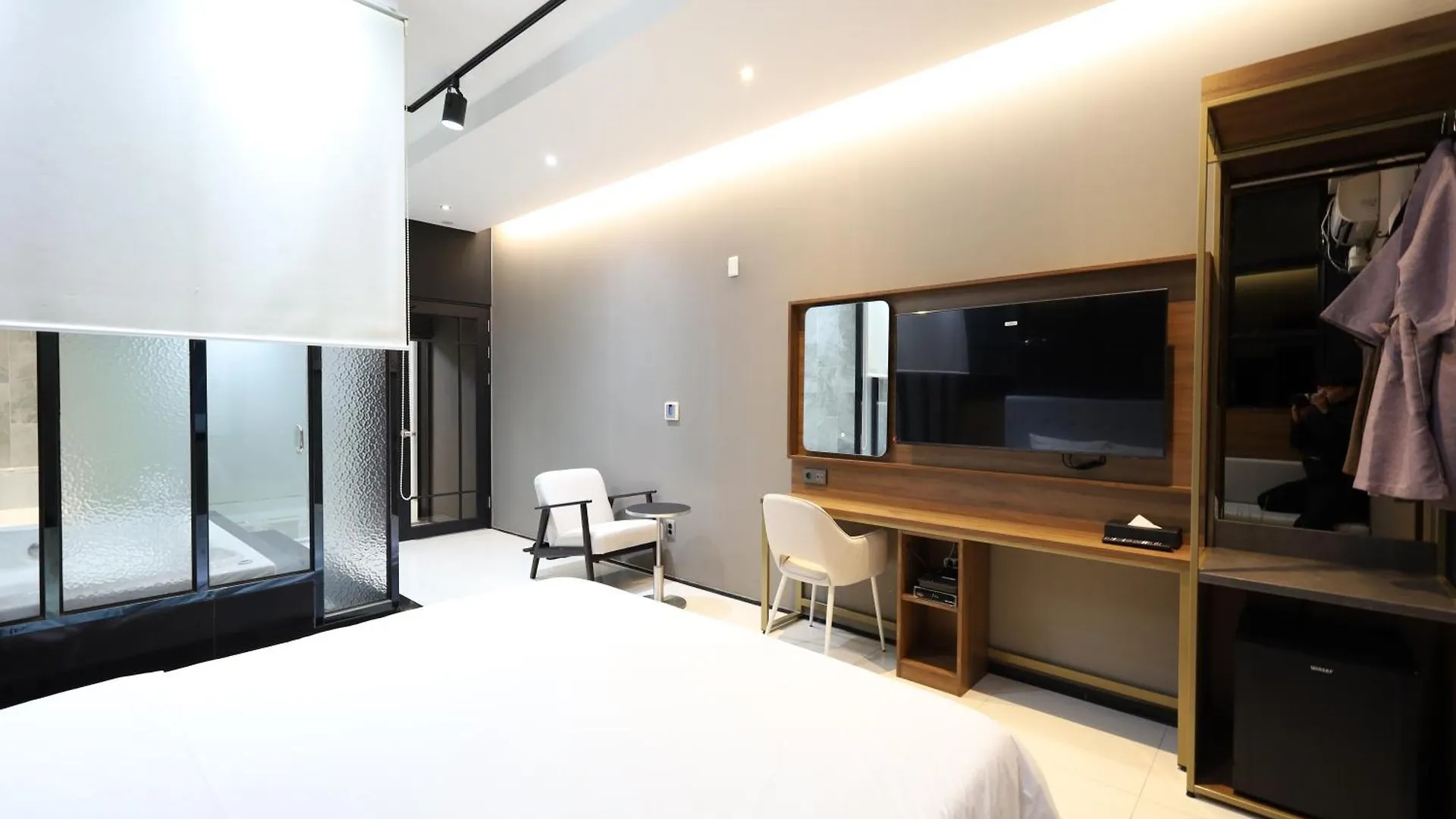 Almond Hotel Busan Station