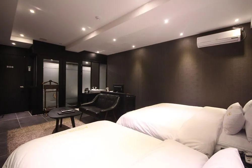 Almond Hotel Busan Station