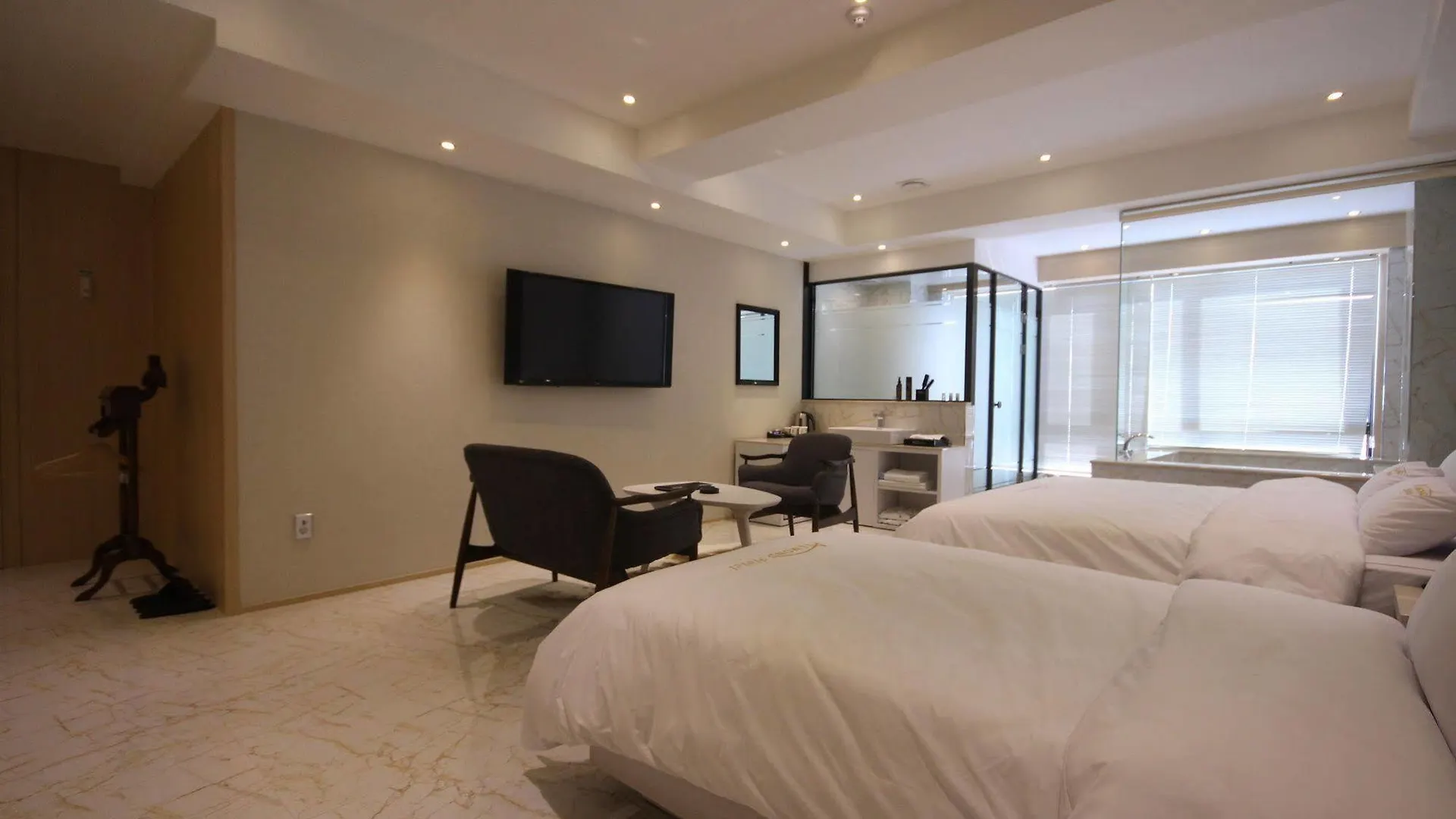 Almond Hotel Busan Station