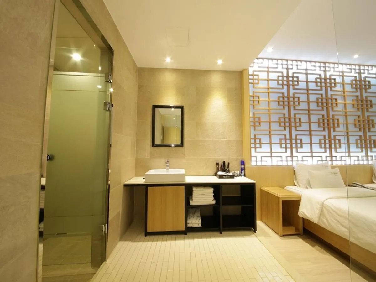 Almond Hotel Busan Station