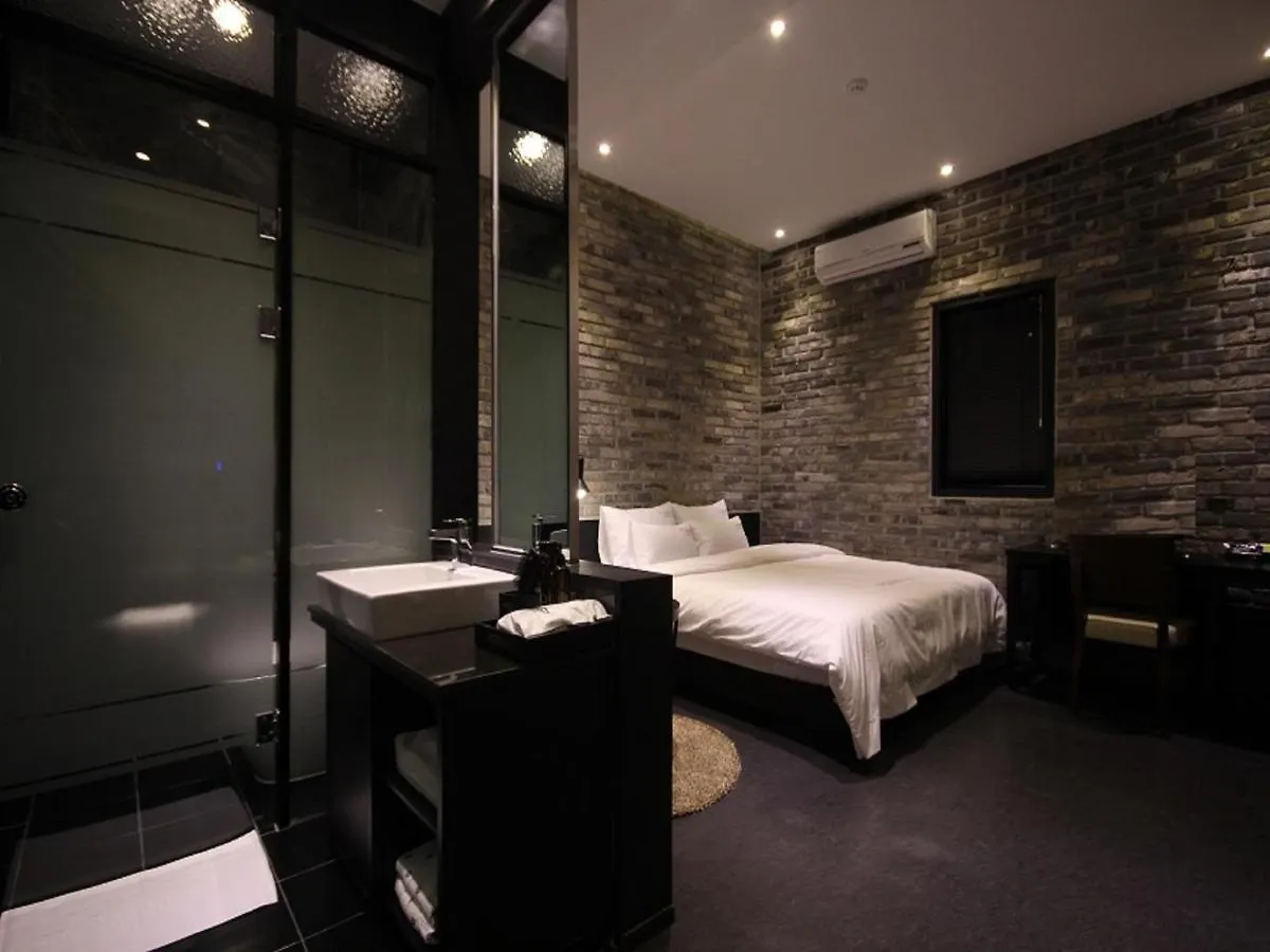 Almond Hotel Busan Station