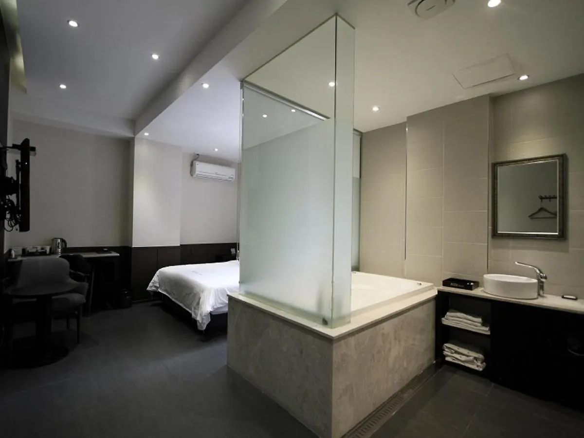 Almond Hotel Busan Station